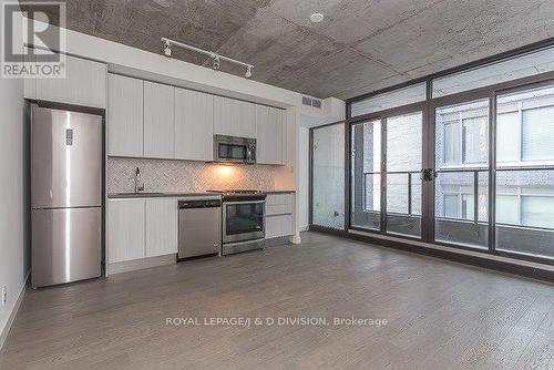 423 - 111 Bathurst Street, Toronto, ON - Indoor Photo Showing Kitchen With Stainless Steel Kitchen