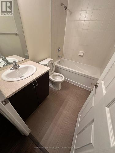 703 - 339 Rathburn Road W, Mississauga, ON - Indoor Photo Showing Bathroom