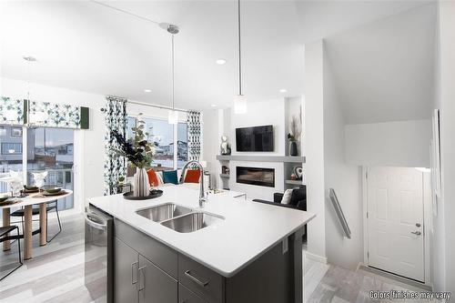 34 Barnes Place, West St Paul, MB - Indoor Photo Showing Kitchen With Double Sink With Upgraded Kitchen