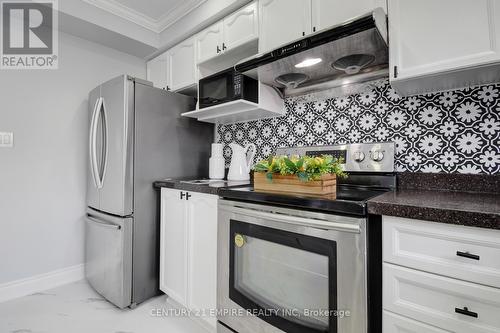 38 Olympia Crescent, Brampton, ON - Indoor Photo Showing Kitchen