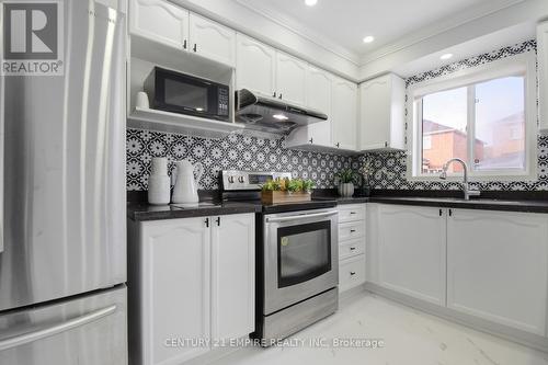 38 Olympia Crescent, Brampton, ON - Indoor Photo Showing Kitchen