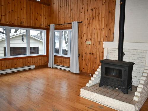 Dining room - 75 Rue De L'Arpenteur, Drummondville, QC - Indoor With Fireplace