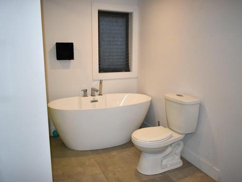 Salle de bains - 75 Rue De L'Arpenteur, Drummondville, QC - Indoor Photo Showing Bathroom