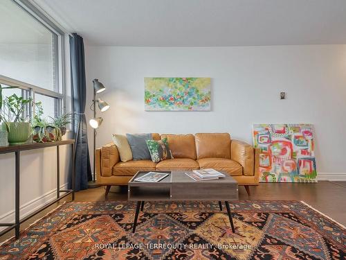 2803-40 Homewood Ave, Toronto, ON - Indoor Photo Showing Living Room