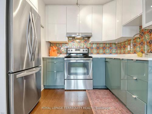 2803-40 Homewood Ave, Toronto, ON - Indoor Photo Showing Kitchen With Upgraded Kitchen