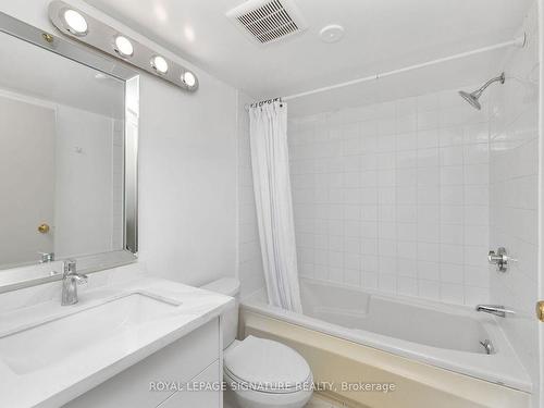 1504-10 Yonge St, Toronto, ON - Indoor Photo Showing Bathroom