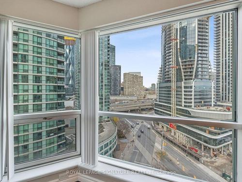 1504-10 Yonge St, Toronto, ON - Indoor Photo Showing Other Room