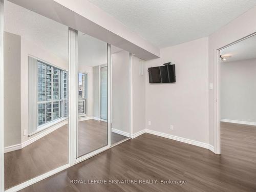 1504-10 Yonge St, Toronto, ON - Indoor Photo Showing Other Room