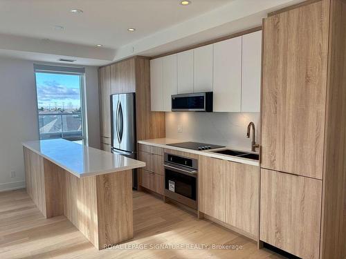 C512-8 Beverley Glen Blvd, Vaughan, ON - Indoor Photo Showing Kitchen With Stainless Steel Kitchen With Double Sink