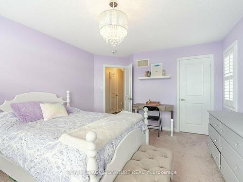 2 Hackett St, East Gwillimbury, ON - Indoor Photo Showing Bedroom