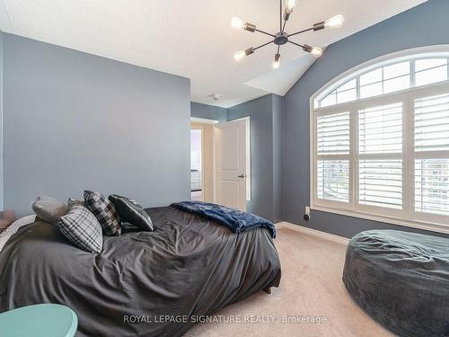 2 Hackett St, East Gwillimbury, ON - Indoor Photo Showing Bedroom