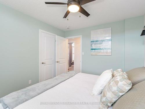 2 Hackett St, East Gwillimbury, ON - Indoor Photo Showing Bedroom