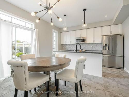 2 Hackett St, East Gwillimbury, ON - Indoor Photo Showing Dining Room