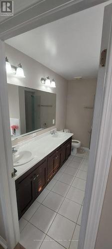 810 Herman Way, Milton, ON - Indoor Photo Showing Bathroom