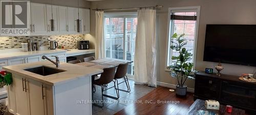 810 Herman Way, Milton, ON - Indoor Photo Showing Kitchen