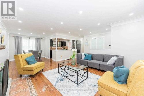 3575 King Street, Caledon, ON - Indoor Photo Showing Living Room