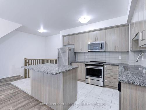 116-11 Applewood Lane, Toronto, ON - Indoor Photo Showing Kitchen With Upgraded Kitchen