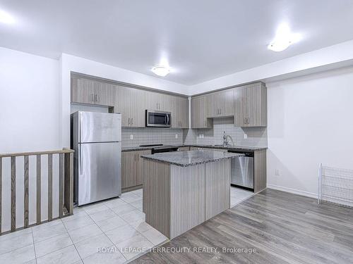 116-11 Applewood Lane, Toronto, ON - Indoor Photo Showing Kitchen With Upgraded Kitchen