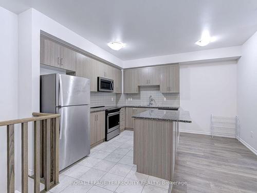 116-11 Applewood Lane, Toronto, ON - Indoor Photo Showing Kitchen