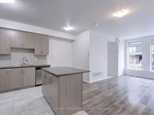 116-11 Applewood Lane, Toronto, ON - Indoor Photo Showing Kitchen With Upgraded Kitchen