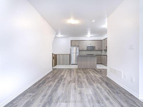 116-11 Applewood Lane, Toronto, ON - Indoor Photo Showing Kitchen