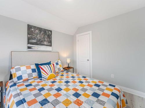 24 Keith St, Hamilton, ON - Indoor Photo Showing Bedroom