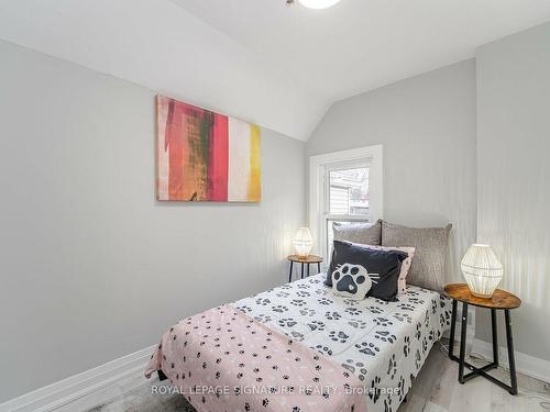 24 Keith St, Hamilton, ON - Indoor Photo Showing Bedroom