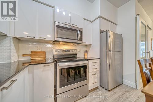 205 - 2150 Lawrence Avenue E, Toronto, ON - Indoor Photo Showing Kitchen