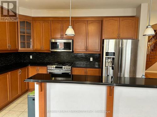 24 Dulverton Drive, Brampton, ON - Indoor Photo Showing Kitchen