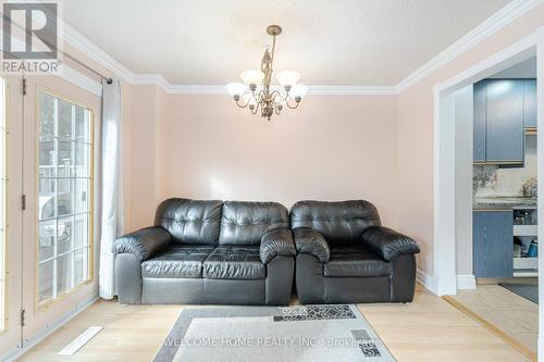 110 Rushmore Crescent, Brampton, ON - Indoor Photo Showing Living Room