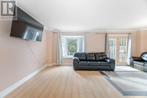 110 Rushmore Crescent, Brampton, ON - Indoor Photo Showing Living Room