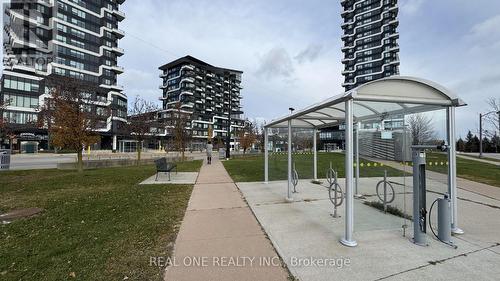 333 - 2485 Taunton Road, Oakville, ON - Outdoor