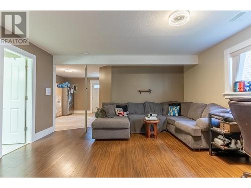 2714 Tranquille Road Unit# 23, Kamloops, BC - Indoor Photo Showing Living Room