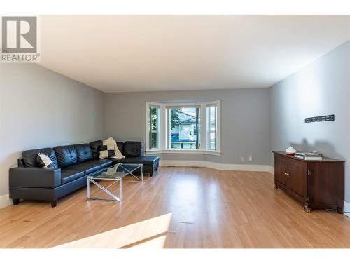 2714 Tranquille Road Unit# 23, Kamloops, BC - Indoor Photo Showing Living Room