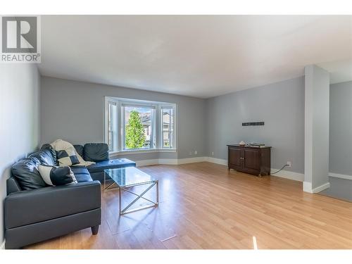 2714 Tranquille Road Unit# 23, Kamloops, BC - Indoor Photo Showing Living Room