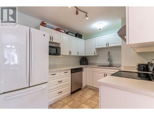 2714 Tranquille Road Unit# 23, Kamloops, BC - Indoor Photo Showing Kitchen