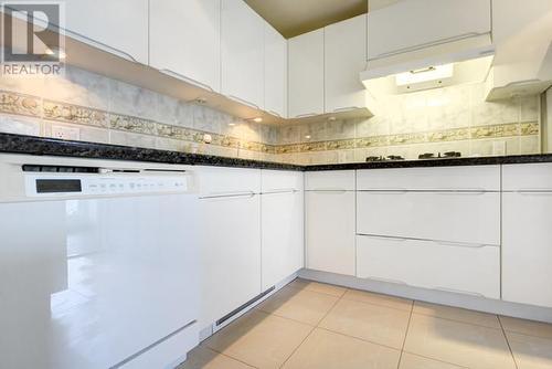 902 535 Nicola Street, Vancouver, BC - Indoor Photo Showing Kitchen