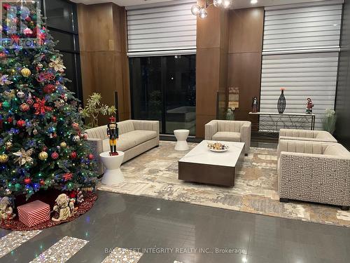 605 - 9500 Markham Road, Markham, ON - Indoor Photo Showing Living Room