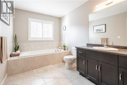 135 Kinsman Drive, Hamilton, ON - Indoor Photo Showing Bathroom