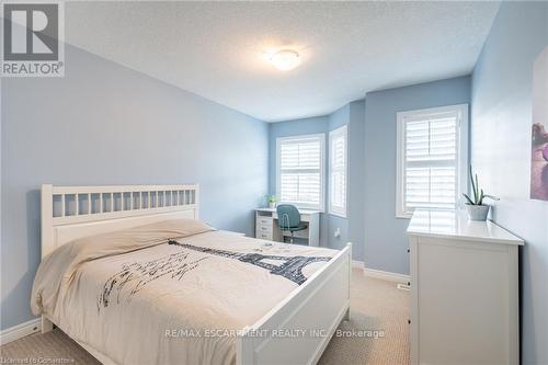 135 Kinsman Drive, Hamilton, ON - Indoor Photo Showing Bedroom