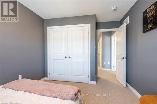 135 Kinsman Drive, Hamilton, ON - Indoor Photo Showing Bedroom