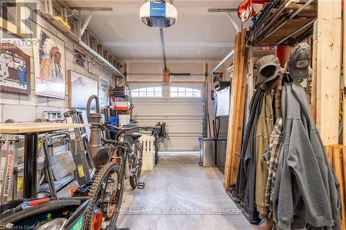 135 Kinsman Drive, Hamilton, ON - Indoor Photo Showing Garage