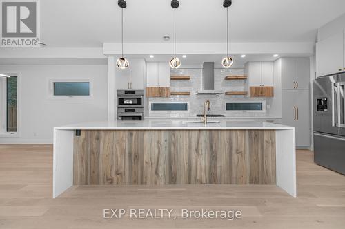 A - 533 Broadhead Avenue, Ottawa, ON - Indoor Photo Showing Kitchen