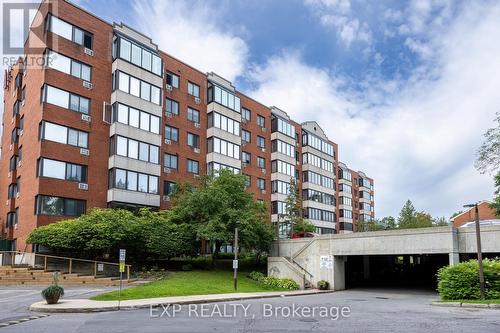 212 - 225 Alvin Road, Ottawa, ON - Outdoor