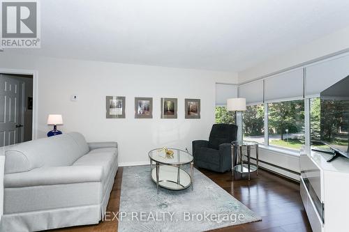 212 - 225 Alvin Road, Ottawa, ON - Indoor Photo Showing Living Room