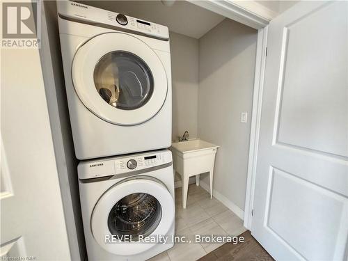 62 Summersides Boulevard, Pelham (662 - Fonthill), ON - Indoor Photo Showing Laundry Room