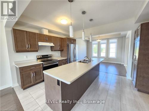 62 Summersides Boulevard, Pelham (662 - Fonthill), ON - Indoor Photo Showing Kitchen With Double Sink