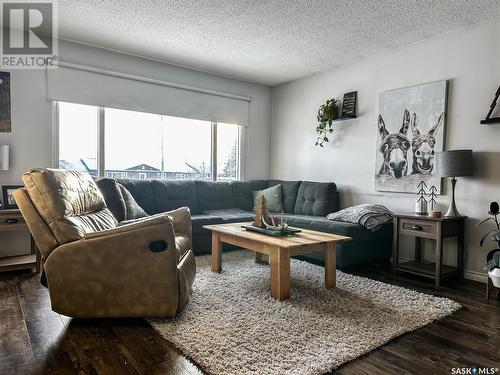 342 28Th Street, Battleford, SK - Indoor Photo Showing Living Room