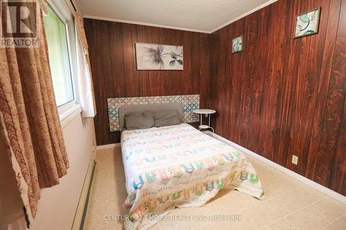 37 Church Street, Hamilton, ON - Indoor Photo Showing Bedroom