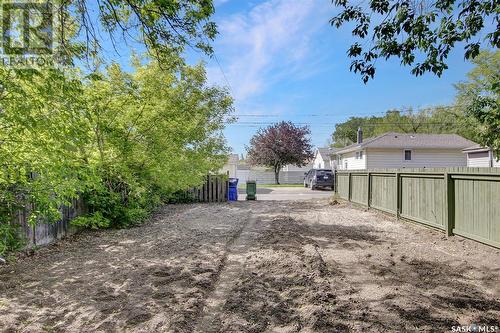 4727 8Th Avenue, Regina, SK - Outdoor